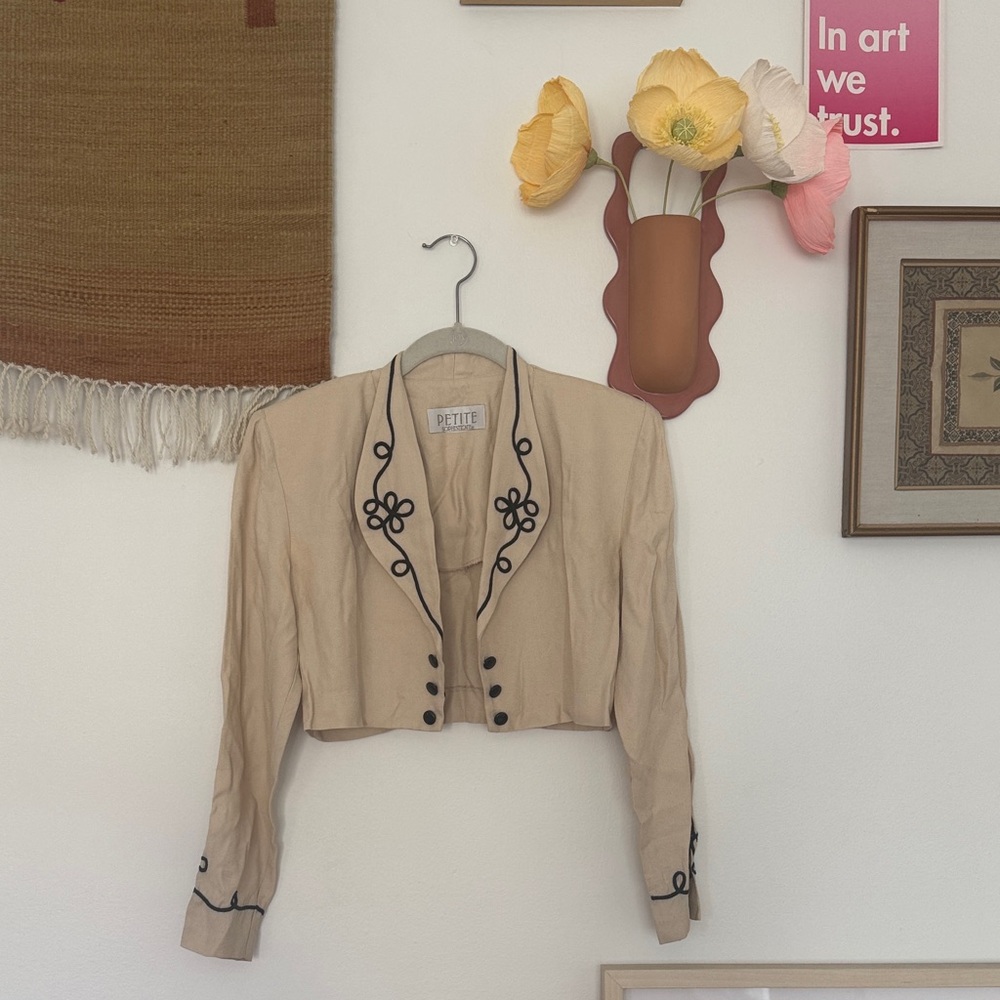 Vintage Petite Sophisticate Cropped Matador Blazer with Black Trim
